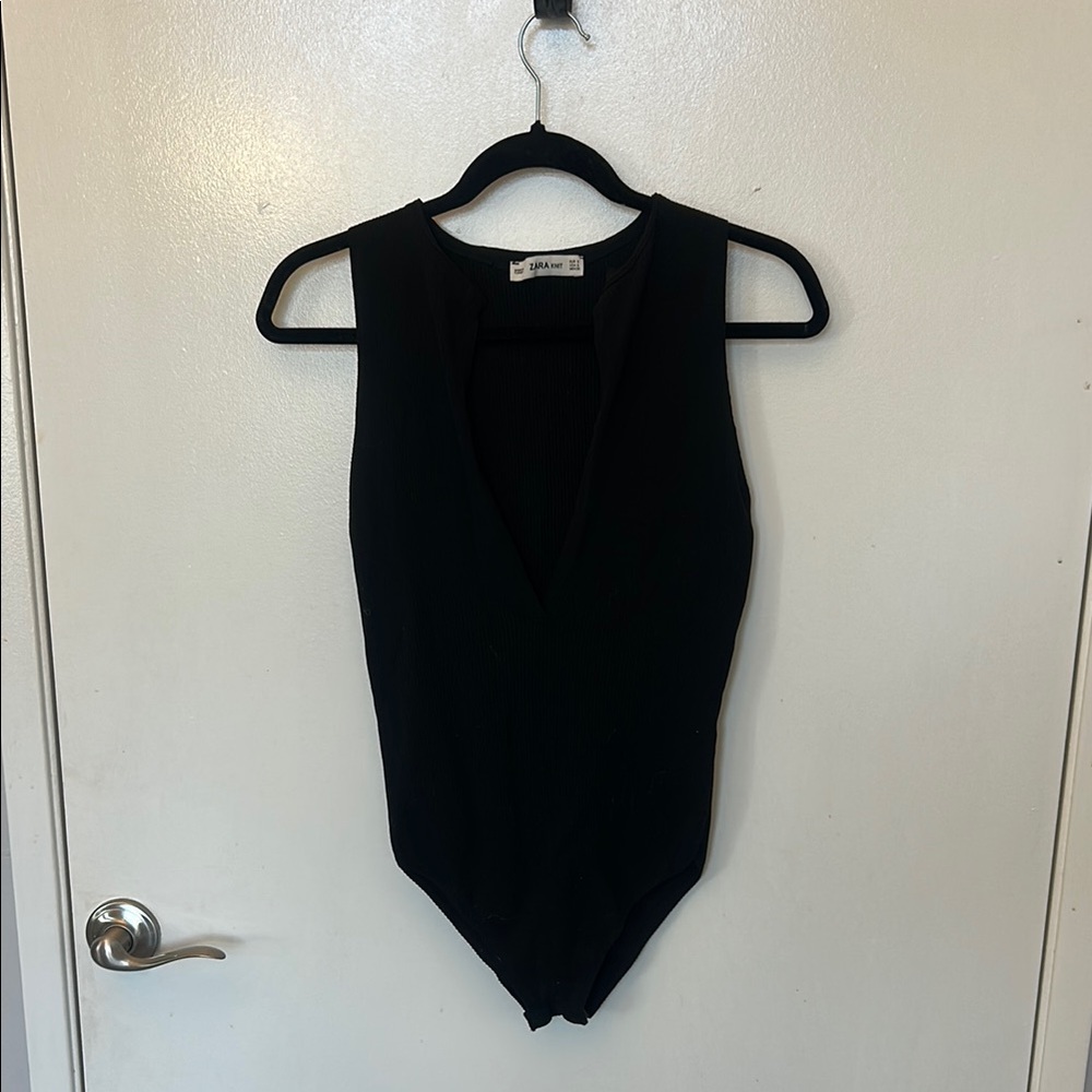 Zara Black Sleeveless V-Neck Ribbed Bodysuit